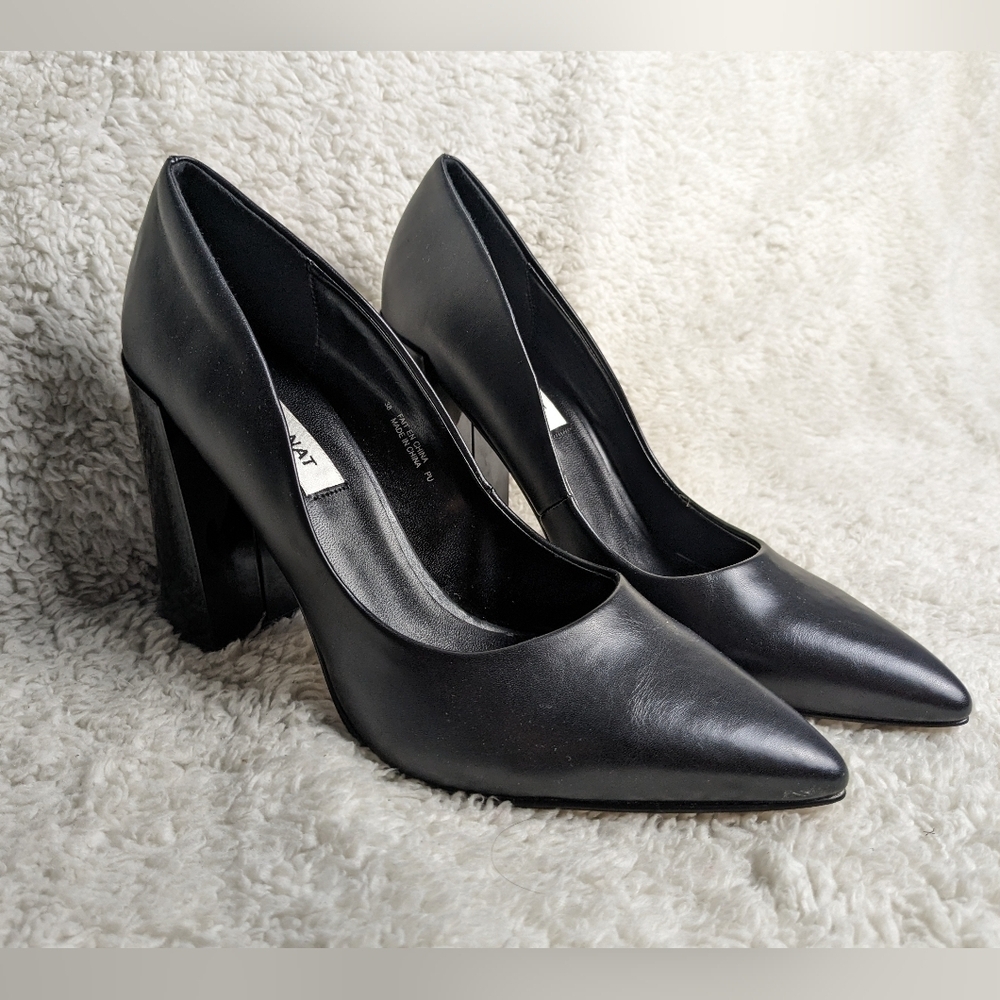 MATT & NAT Heel black pointed toe shoes LIKE NEW CONDITION!  size 38 = 7.5 us